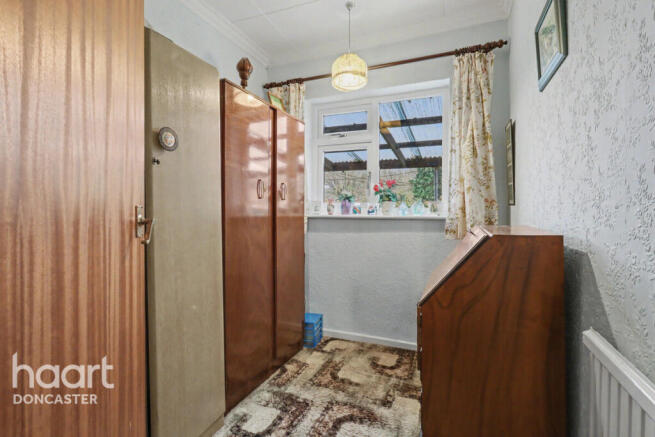 5 bed Detached Bungalow for sale Image 11