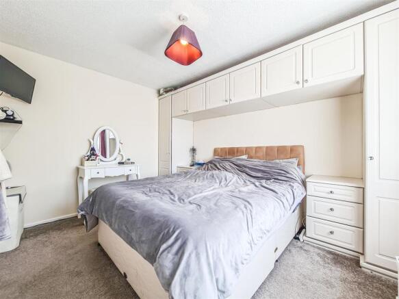 Bedroom 1.jpg