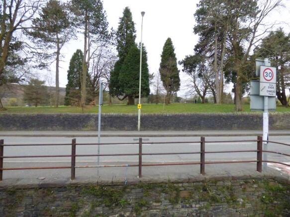 Views of Aberdare Park