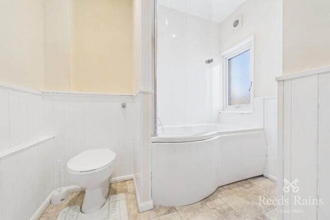 3 bed End of Terrace to rent Image 4