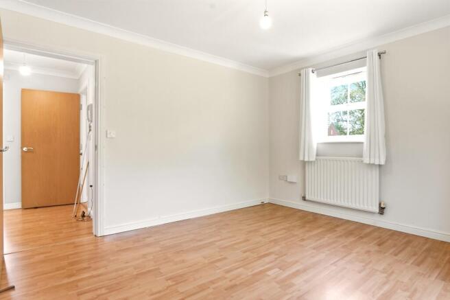 2 bed Flat for sale Image 12
