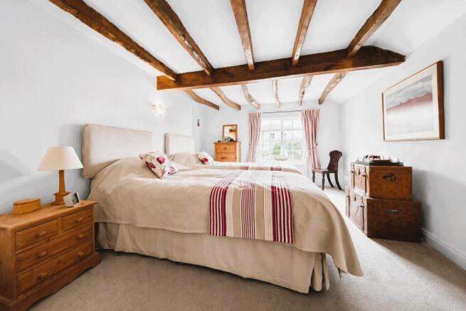 4 bed Detached for sale Image 7