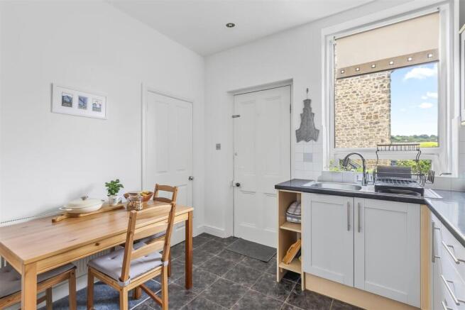 3 bed Terraced for sale Image 8