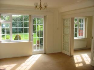 Sitting Room Thru To
