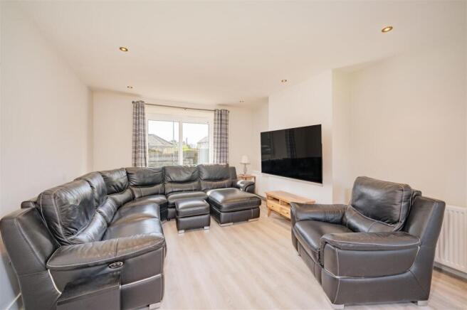 40 Lowson Avenue Carnoustie-1.jpg