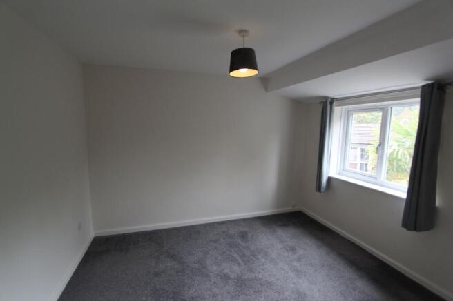 3 bed Semi-Detached to rent Image 12