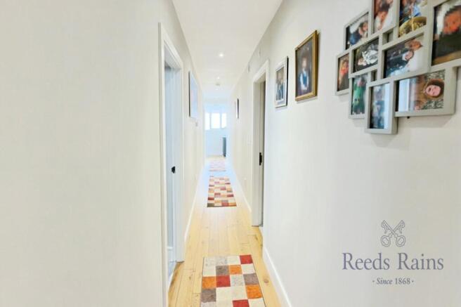 2 bed Apartment for sale Image 11