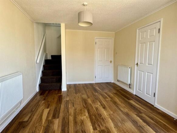 Manor Close, Chard, Somerset, TA20 photo 4