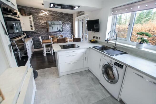Kitchen/Dining Room