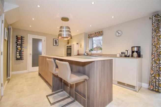 Kitchen/Dining Day Room