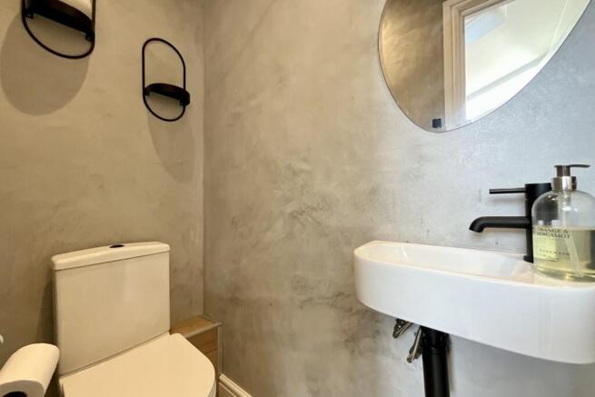4 bed Semi-Detached for sale Image 7