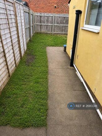 Side Garden Overlooking Rear Fence