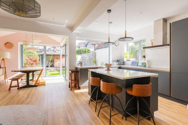 Open plan kitchen/dining area