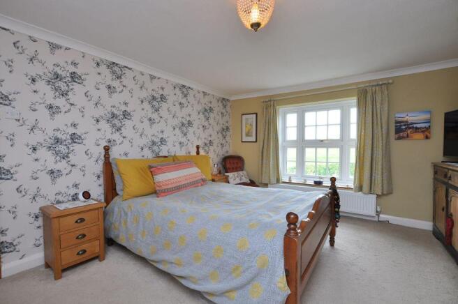 6 bed Detached for sale Image 9
