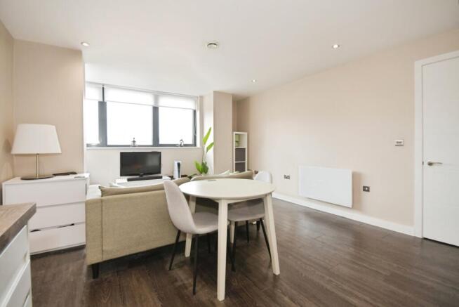1 bed Flat for sale Image 6