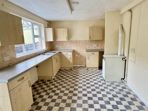 Kitchen:
