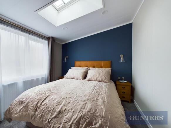 2 bed Park Home for sale Image 9