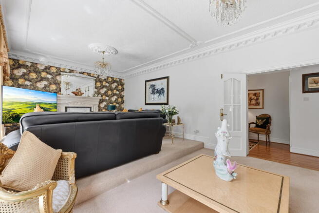 4 bed Bungalow for sale Image 11