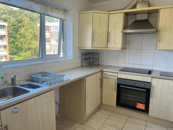 2 BEDROM FLAT FOR SALE Allesley Court, Coventry C