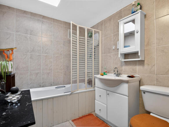 2 bed Detached for sale Image 10