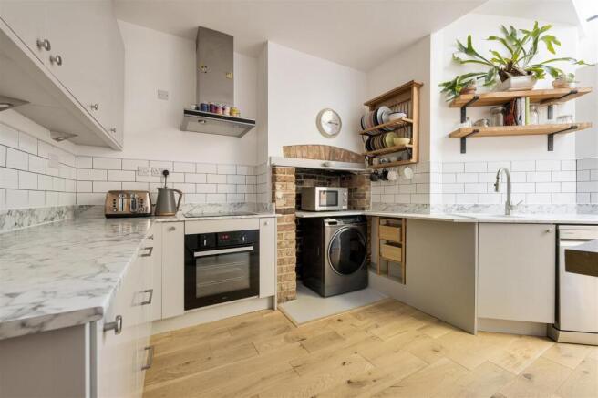 Kitchen 5.jpg