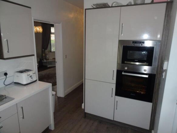 3 bed Semi-Detached to rent Image 4