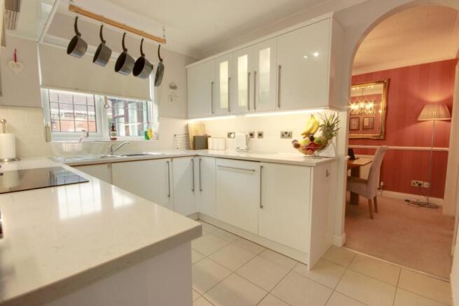 4 bed Detached for sale Image 6