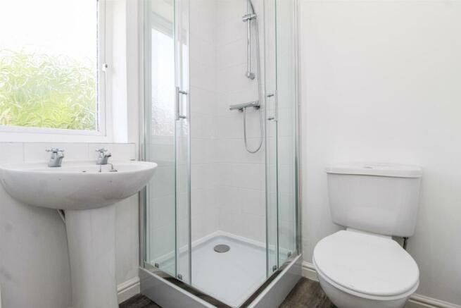 EN SUITE SHOWER ROOM/W.C.