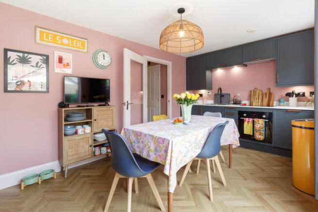4 bed Town House for sale Image 7