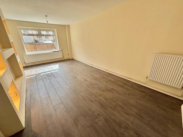 Meadowbank Close, Oldham, OL4 photo 3