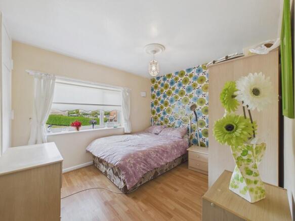 3 bed Town House for sale Image 9