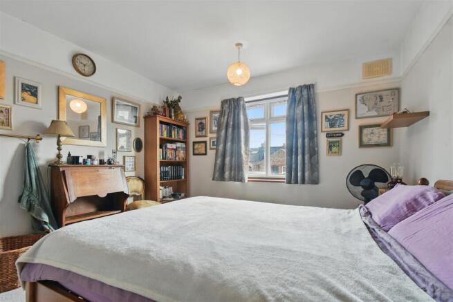 4 bed Semi-Detached for sale Image 12