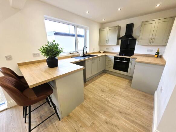 2 bed Bungalow for sale Image 5