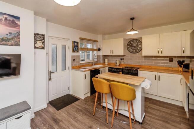 Laburnum Avenue, Cannock photo 4