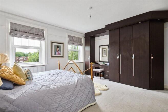 4 bed Semi-Detached for sale Image 12