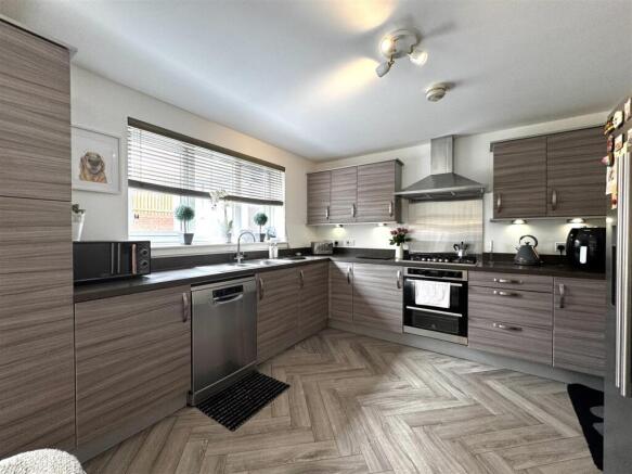 Kitchen/Dining