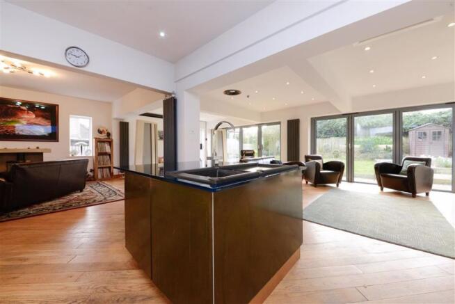 LIVING KITCHEN