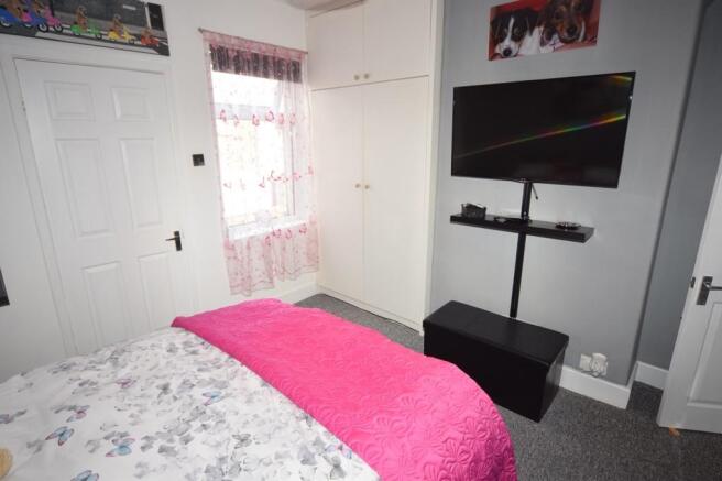 BEDROOM 2