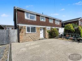 10, Anne Close, Christchurch BH23 2NW