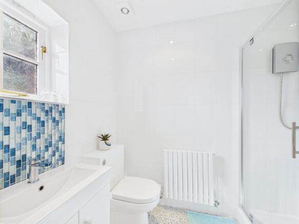 en-suite shower room