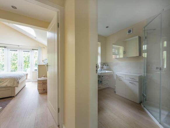 3 bed Detached Bungalow for sale Image 12