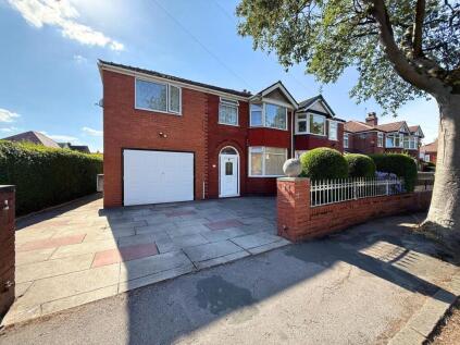 Farley Road, Sale, M33