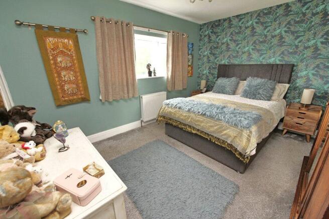 3 bed Semi-Detached for sale Image 6