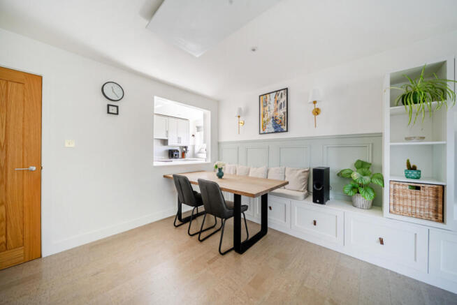 Sitting/Diniing Room