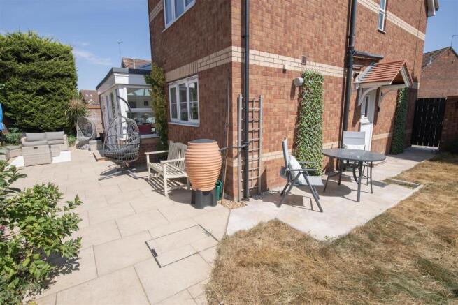4 bed Detached for sale Image 11