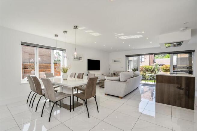 8 Hampton Gate_11.jpg
