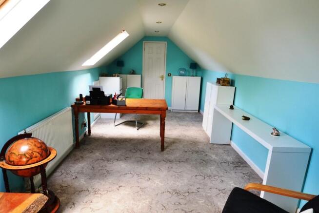 Bedroom 3/ Study
