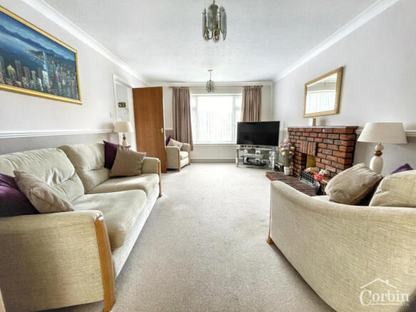 King Richard Drive, Bournemouth, BH11 9 photo 4