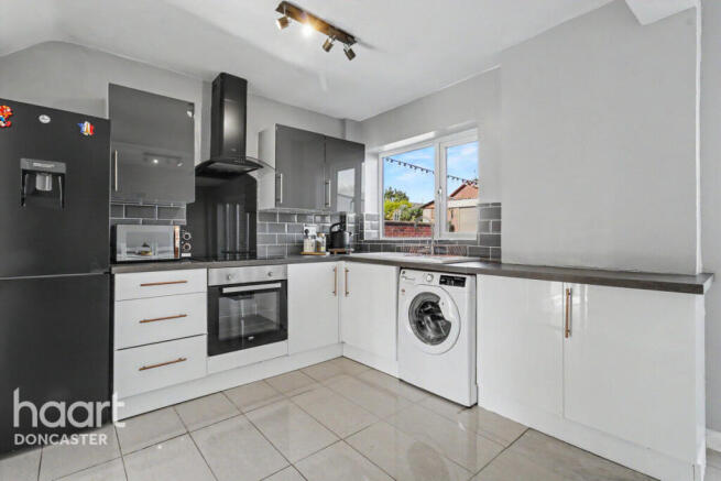 3 bed Semi-Detached for sale Image 10