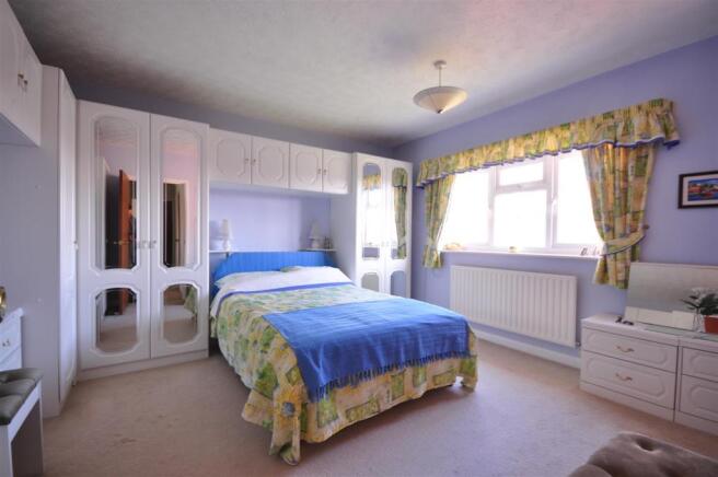 MASTER BEDROOM SUITE